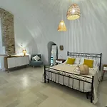 Les Petites Maisons