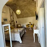 Les Petites Maisons *