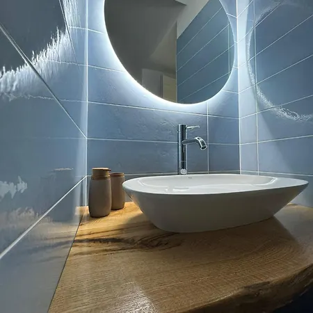 Les Petites Maisons *