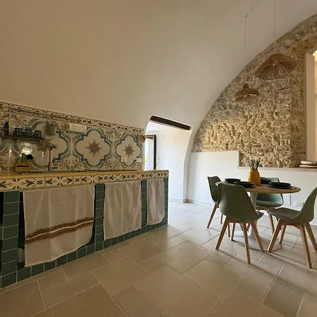 Les Petites Maisons *