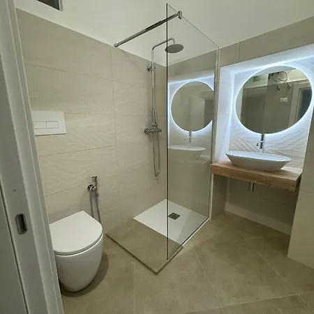 Les Petites Maisons Apartment