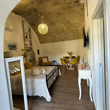 Les Petites Maisons *