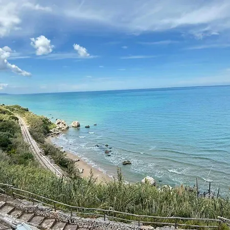 Les Petites Maisons شقة