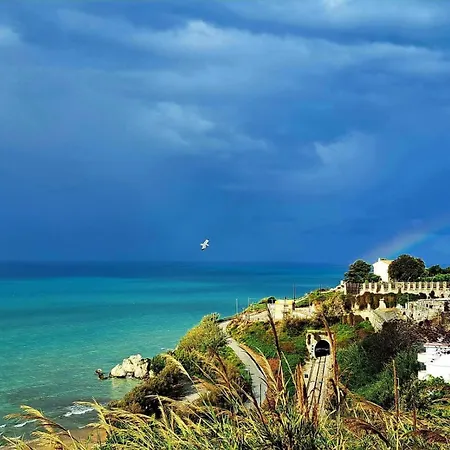 Les Petites Maisons *