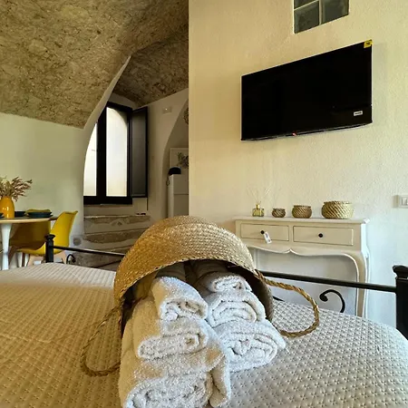Les Petites Maisons Apartment