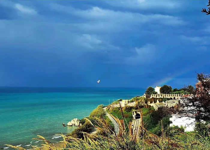 Les Petites Maisons *